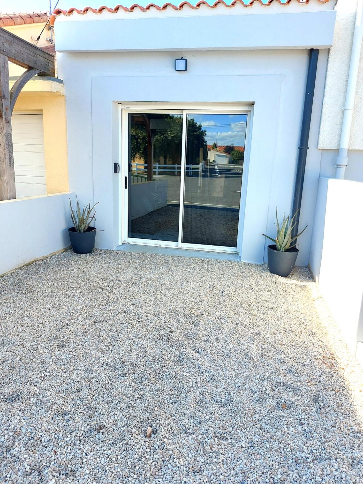 Holiday home Plain Pied, Avec Mezzanine Et Espace Exterieur 10min Puy Du F