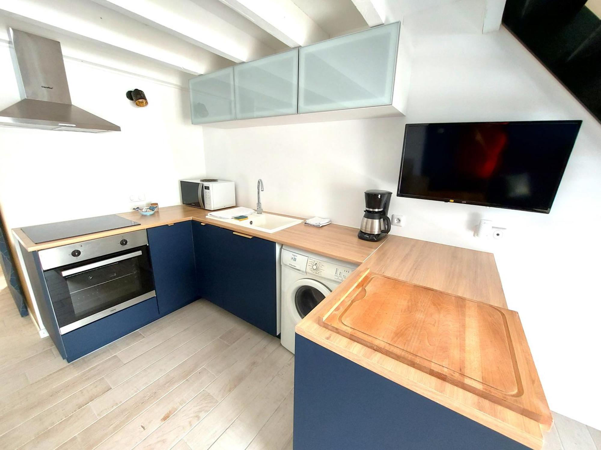 Plain Pied, Avec Mezzanine Et Espace Exterieur 10min Puy Du F *